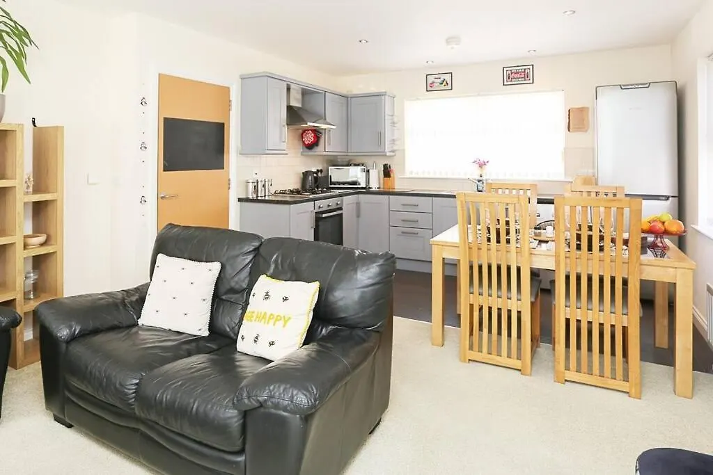 3Bed/2Bath Duplex Apartment - Pure Bliss Belfast location