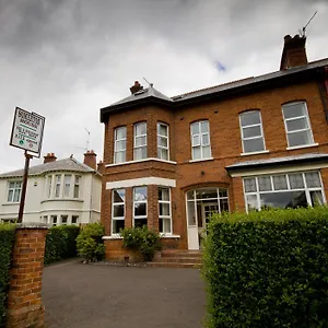 Somerton House Only Pensión