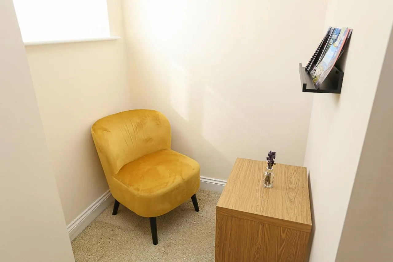 3Bed/2Bath Duplex Apartment - Pure Bliss Belfast 0*,