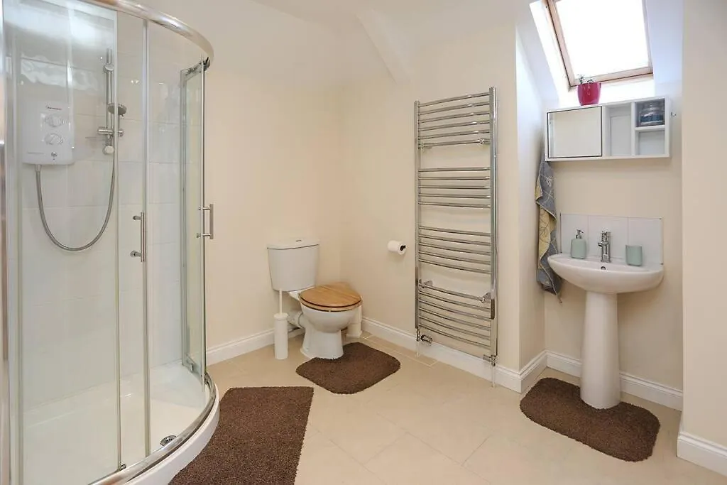 3Bed/2Bath Duplex Apartment - Pure Bliss Belfast 0*,